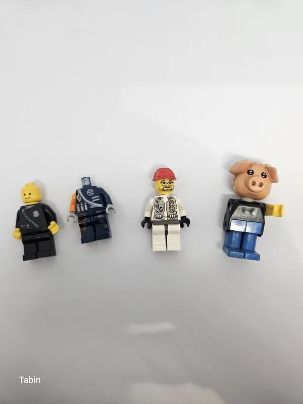 לוט 4 דמויות מיניאטוריות בסגנון LEGO, שוטר, דמויות פעולה ודמות חזיר