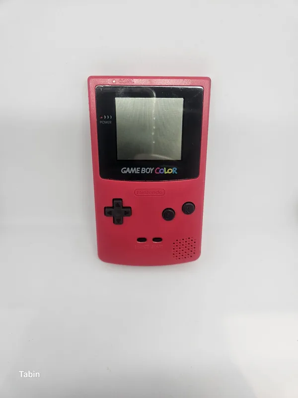 קונסולת Nintendo Game Boy Color בצבע Berry, דגם CGB-001, נבדקה ועובדת