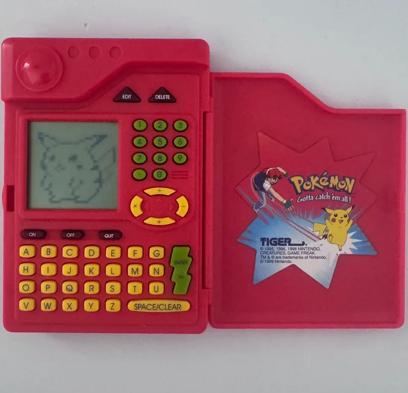 פוקדקס Pokémon מקורי Tiger Electronics 1999 עובד + חוברת