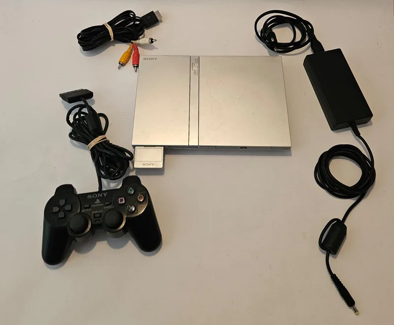 פלייסטיישן 2 - Sony PlayStation 2 Slim