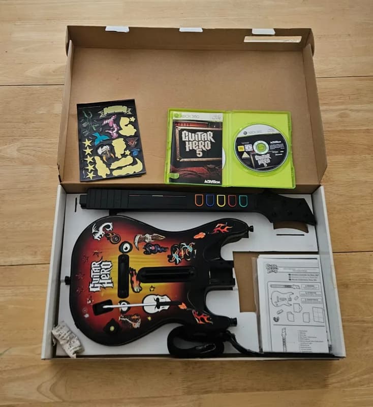 ערכת Guitar Hero 5 גיטרה אלחוטית ל-Xbox 360 עם משחק